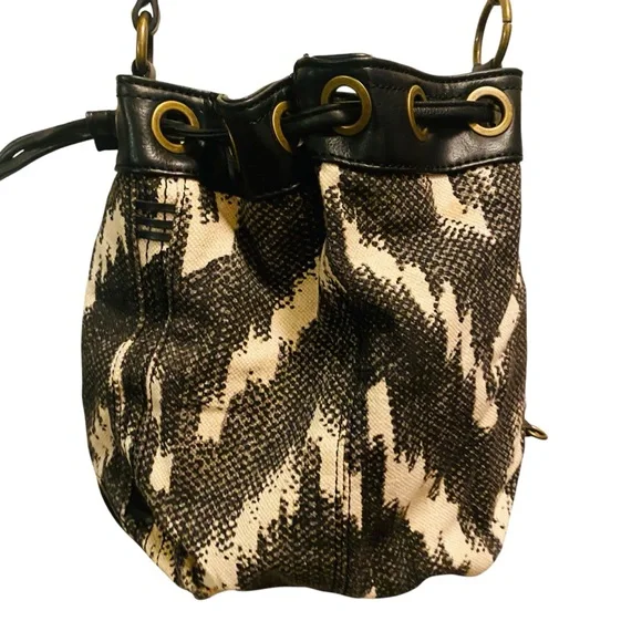 Lucky Brand Womens Bali Hai Sling Fabric Purse Black/White Geometric Pattern - Picture 6 of 14